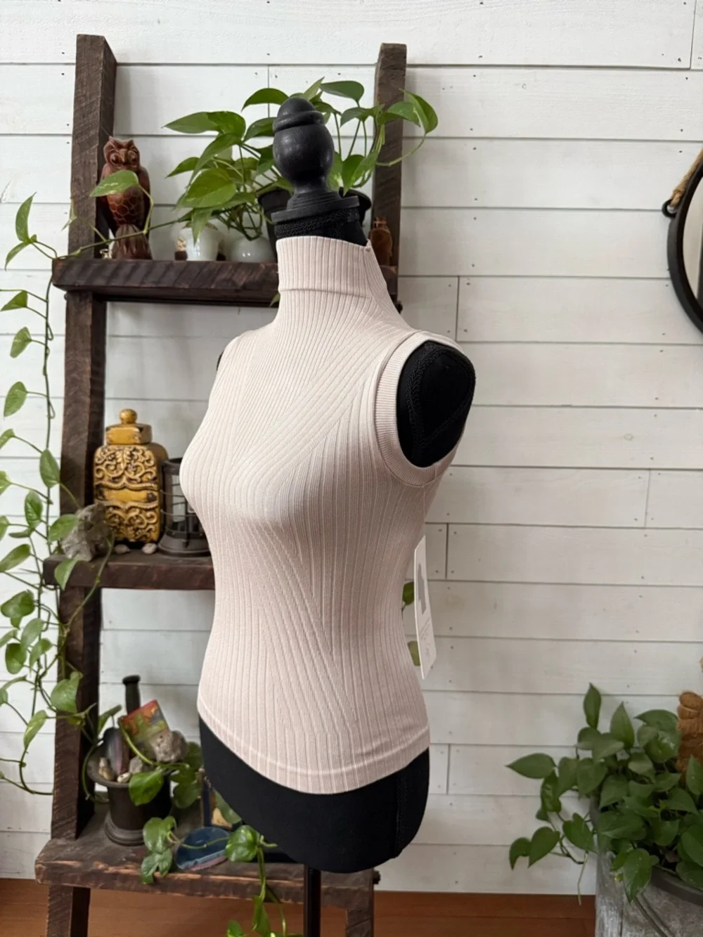 Aura Sleeveless Ribbed Turtleneck Top - Blush Pink - Picture 12 of 17